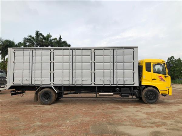 Xe tải 8 tấn thùng kín 8,2 mét Dongfeng Hoàng Huy
